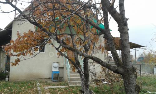 Продаю дом 6-ком., 100кв. м., этаж-3, 8-сот., стена кирпич, с. Байтик.