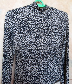 Турецкая качественная водолазка. Размер стандарт. Состояние отличное.