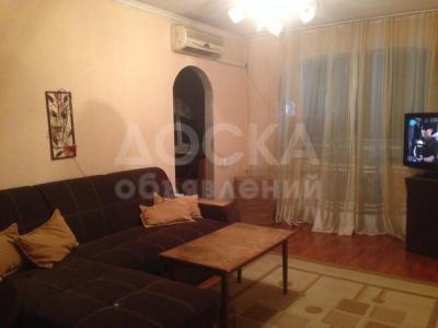 Продаю квартиру 3-ком., 60кв. м., этаж - 4/4, 6мкр.