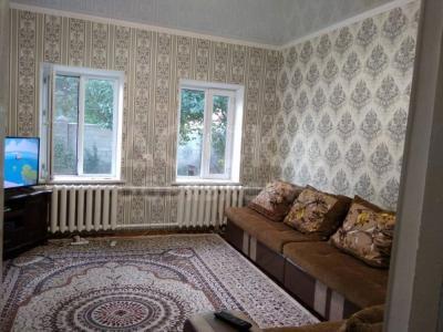 Продаю дом 5-ком., 80кв. м., этаж-1, 8-сот., стена саман, ул.Л.Чайкина, 34.