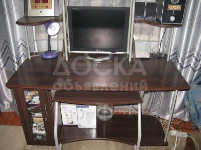 Продаётся компьютерный стол