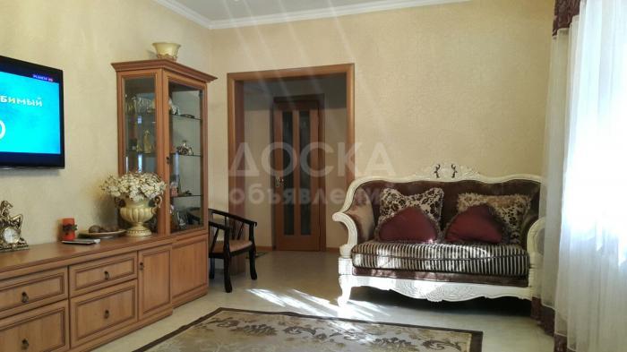 Продаю квартиру 3-ком., 80кв. м., этаж - 1/10, Восток 5,