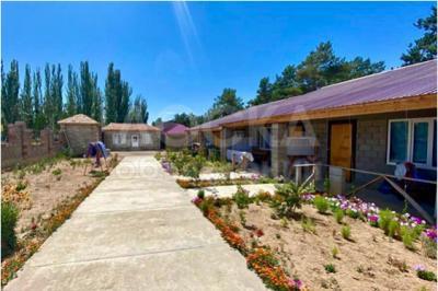 Продаю коттедж 2-ком. 40 м2кв. м., этаж-1, 9-сот., стена кирпич, с. Долинка.