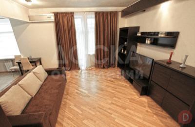 Продаю дом 5-ком., 60кв. м., этаж-1, 6-сот., стена кирпич, БИШКЕК.