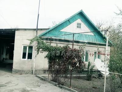 Продаю дом 4-ком., 70кв. м., этаж-1, 17-сот., стена кирпич, Комсомольская 37.