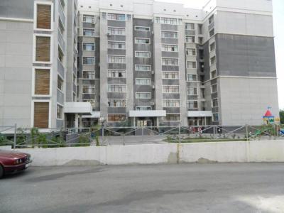Продаю 3-комнатную квартиру, 117кв. м., этаж - 5/8, Ахунбаева.