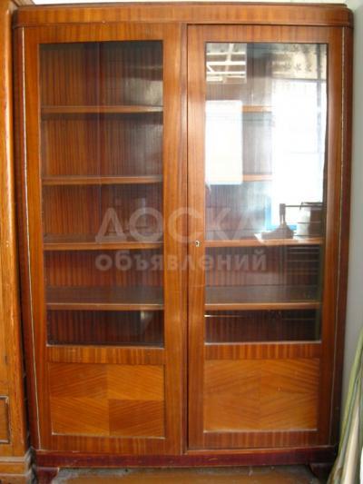 Продаю книжный шкаф
