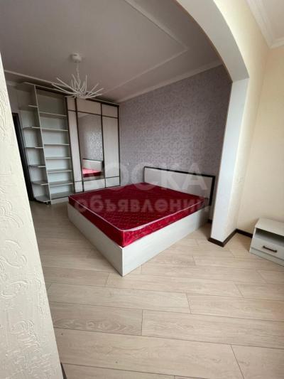 Продаю 4-комнатную квартиру, 100кв. м., этаж - 6/10, . Ч. Айтматова 82а пер. Южная Магистраль .