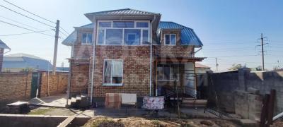 Продаю дом 4-ком. 104кв. м., этаж-2, 4-сот., стена кирпич, Ул.Учкун 8-ая.