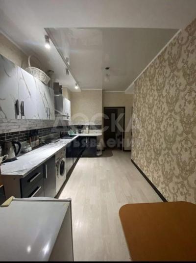 Продаю 1-комнатную квартиру, 40кв. м., этаж - 4/10, джал.