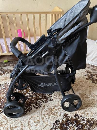 Коляска с люлькой, автокреслом и чехлами