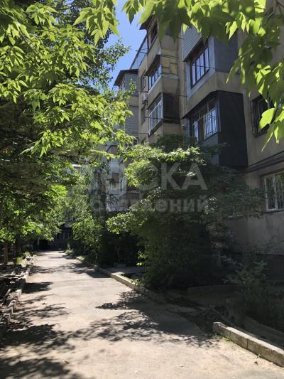 Продаю 2-комнатную квартиру, 50кв. м., этаж - 2/5, Турусбекова .