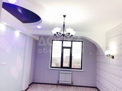 Продаю квартиру 2-ком., 71кв. м., этаж - 1/1, центр.