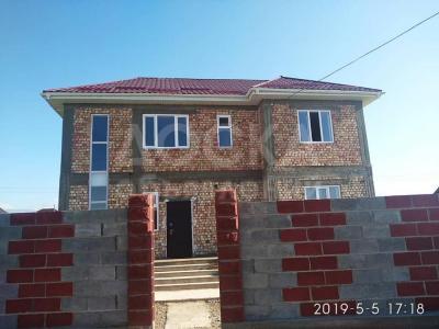 Продаю дом 6-ком. 210кв. м., этаж-2, 4-сот., стена кирпич, ж/м Ак-Ордо 3.