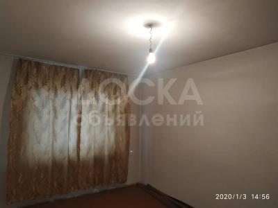 Продаю 1-комнатную квартиру, 34кв. м., этаж - 2/3, Мкр.Достук.