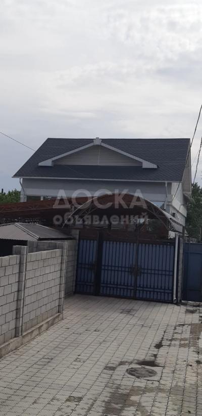 Продаю дом 7-ком. 250кв. м., этаж-2, 4-сот., стена кирпич, Пишпек .