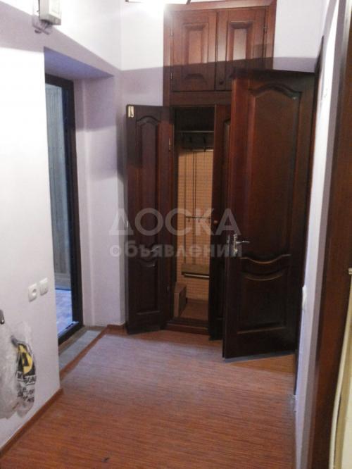 Продаю квартиру 2-ком., 46кв. м., этаж - 2/3, киевская/ манаса,