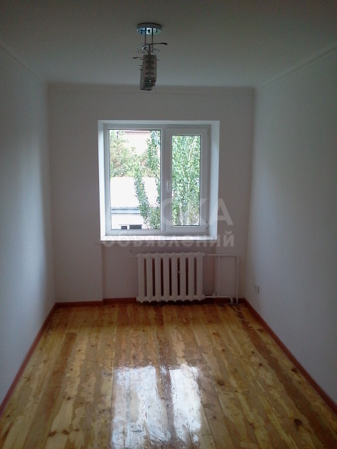 Продаю квартиру 2-ком., 42кв. м., этаж - 4/4, Суеркулова / Абая р-н КГУСТА и СШ№62,