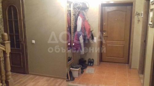 Продаю дом 6-ком., 140кв. м., этаж-2, 5-сот., стена кирпич, Бишкек.