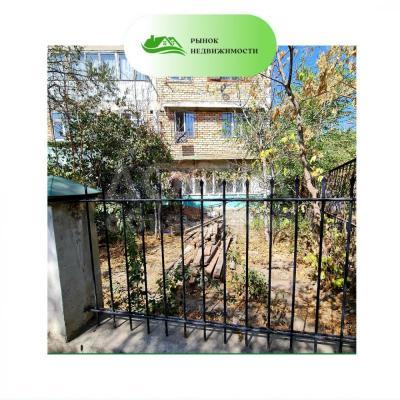 Продаю 1-комнатную квартиру, 42кв. м., этаж - 1/4, Масалиева, ориентир Дом-Быта. .