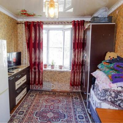 Продаю 1-комнатную квартиру, 13кв. м., этаж - 1/5, Шота руставели 71.