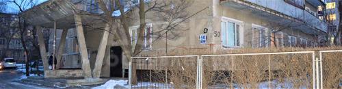 Продаю квартиру 3-ком., 60кв. м., этаж - 1/9, 4 микрорайон .