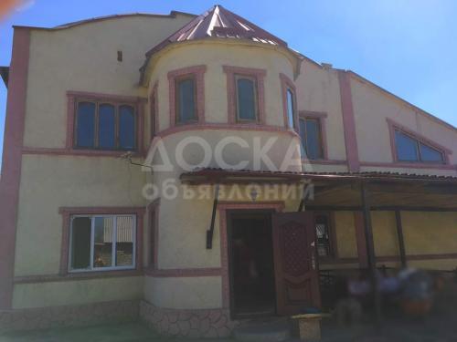 Продаю дом 8ком+кухня-ком., 77777кв. м., этаж-2, 20-сот., стена кирпич, Новопавловка , садовая 45.