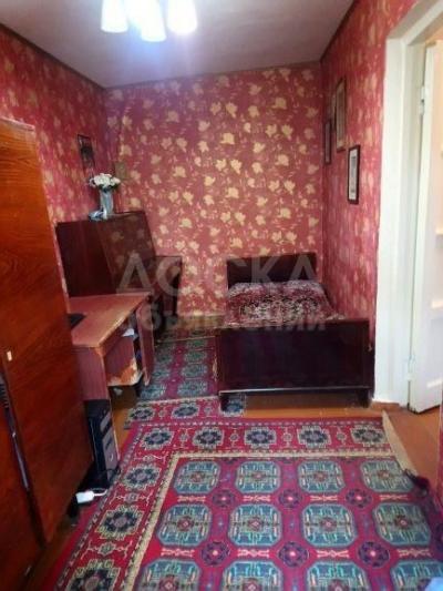 Продаю 3-комнатную квартиру, 56кв. м., этаж - 2/4, Боконбаева -Правда.