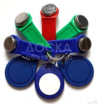 Продаю 2 кв, этаж 2/5, Центр, б/п.