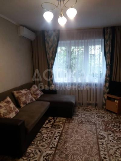 Продаю 2-комнатную квартиру, 40кв. м., этаж - 2/4, р-он, ул.Боконбаева/ул.Тыныстанова.