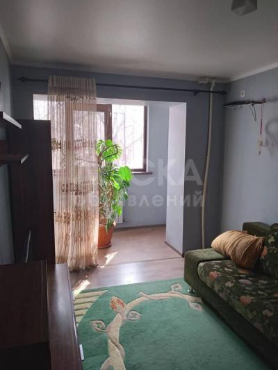 Продаю 2-комнатную квартиру, 50кв. м., этаж - 1/5, Алматинка/Салиева.