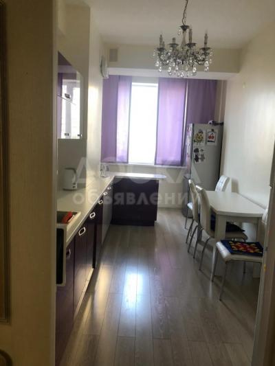 Продаю 3-комнатную квартиру, 89кв. м., этаж - 3/10, Т.Молдо/Токтогула.