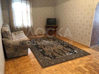 Продаю 1-комнатную квартиру, 44кв. м., этаж - 4/5, ул.Элебаева х ул.Медерова, Золотой дракон