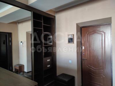 Продаю 2-комнатную квартиру, 68.4кв. м., этаж - 6/10, Исанова 33.