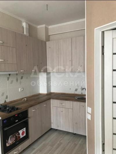 Продаю 2-комнатную квартиру, 46кв. м., этаж - 8/10, Манаса - Абдымомунова.