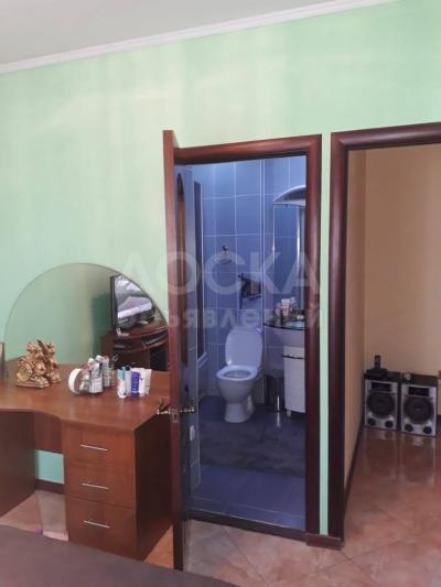 Продаю 3-комнатную квартиру, 90кв. м., этаж - 1/9, Суюмбаева/ Никитина.