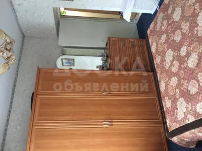 Продаю квартиру 2-ком., 52,5кв. м., этаж - 3/3, 2микр,дом-19.