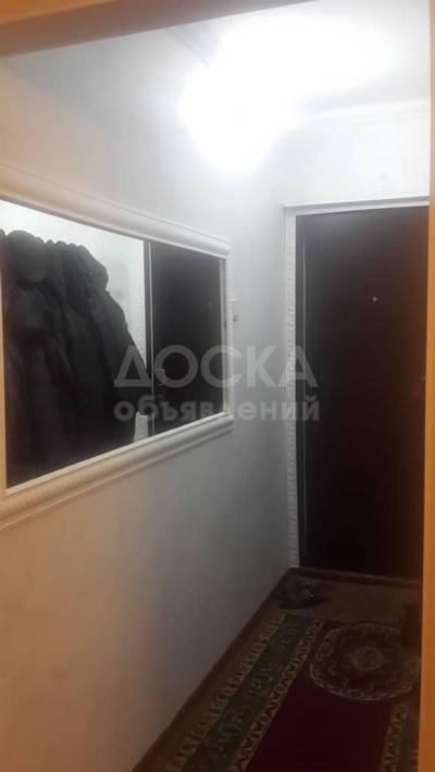 Продаю 3-комнатную квартиру, 58кв. м., этаж - 1/5, 10 мкр..