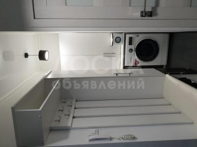 Продаю 1-комнатную квартиру, 45 кв.м.кв. м., этаж - 9/9, мкр. Солнечный, ул. Куйручук 1/3.