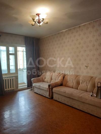 Продаю 2-комнатную квартиру, 52кв. м., этаж - 4/9, бишкек.