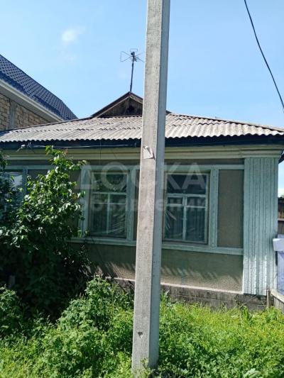 Продаю дом 4-ком. 60кв. м., этаж-1, 7-сот., стена кирпич, Комарова 12.