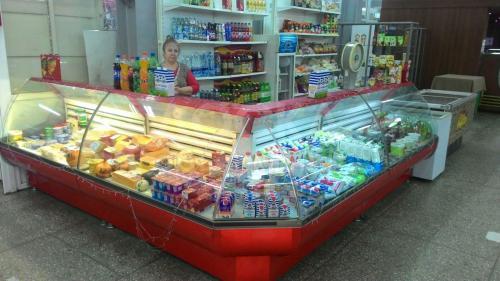 Продаю Витринный Холодильник