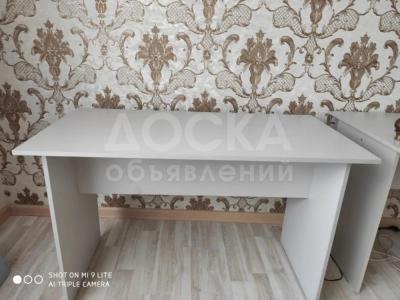 Офисные деревянные столы в отличном состоянии 
Цена 3000 за 1 шт
