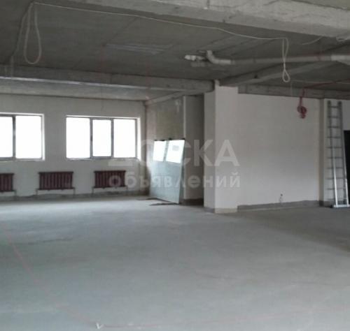 Продаю коммерческую недвижимость офисное помещение 250кв. м., Койбагарова - Юнусалиева 4 мкр.