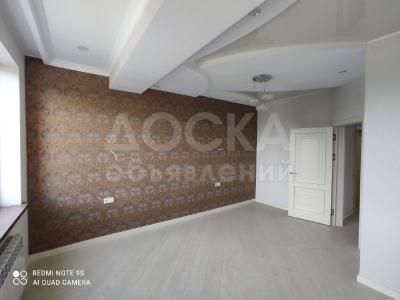 Продаю 3-комнатную квартиру, 115кв. м., этаж - 4/10, рыскулова токтогула.