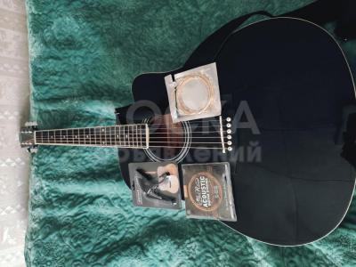 Продам акустическую гитару !!!