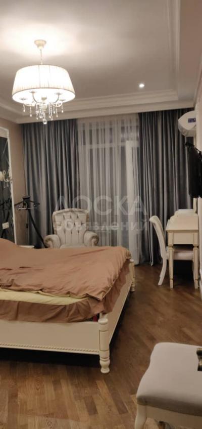 Продаю 3-комнатную квартиру, 95кв. м., этаж - 5/10, Район ТЦ Ала-Арча ЖК Фрунзе.