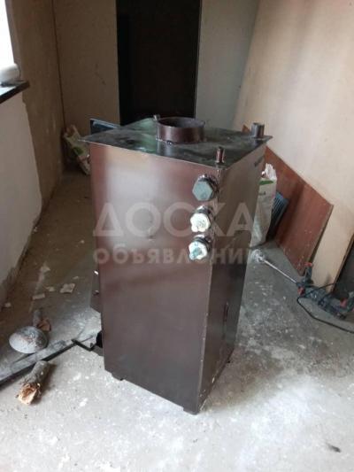 Продаю дом 7-ком. 180кв. м., этаж-2, 7-8-сот., стена кирпич, С.Константиновка не доезжая до таможни.