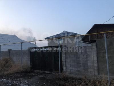 Продаю дом 5-ком. 200+ и постройки 100+кв. м., этаж-2, 6-сот., стена другое, ж/м Ак-Ордо.