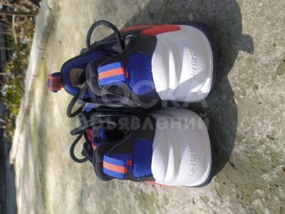 Продаю фирменные кроссовки от Li-Ning